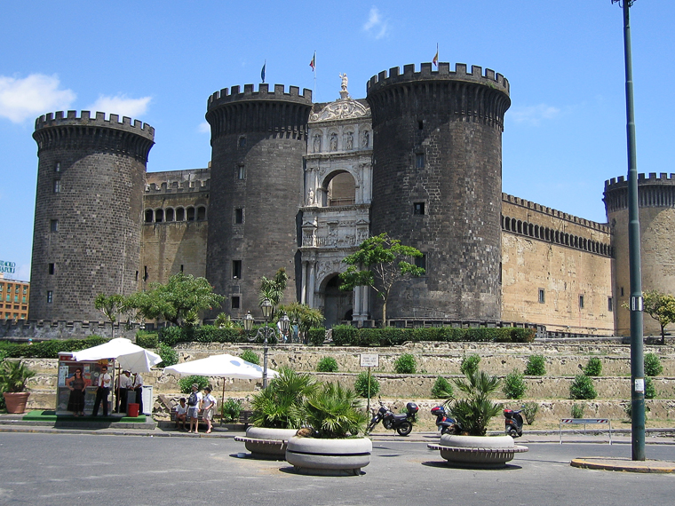Крепость в Неаполе