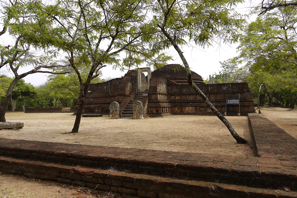 Развалины храма