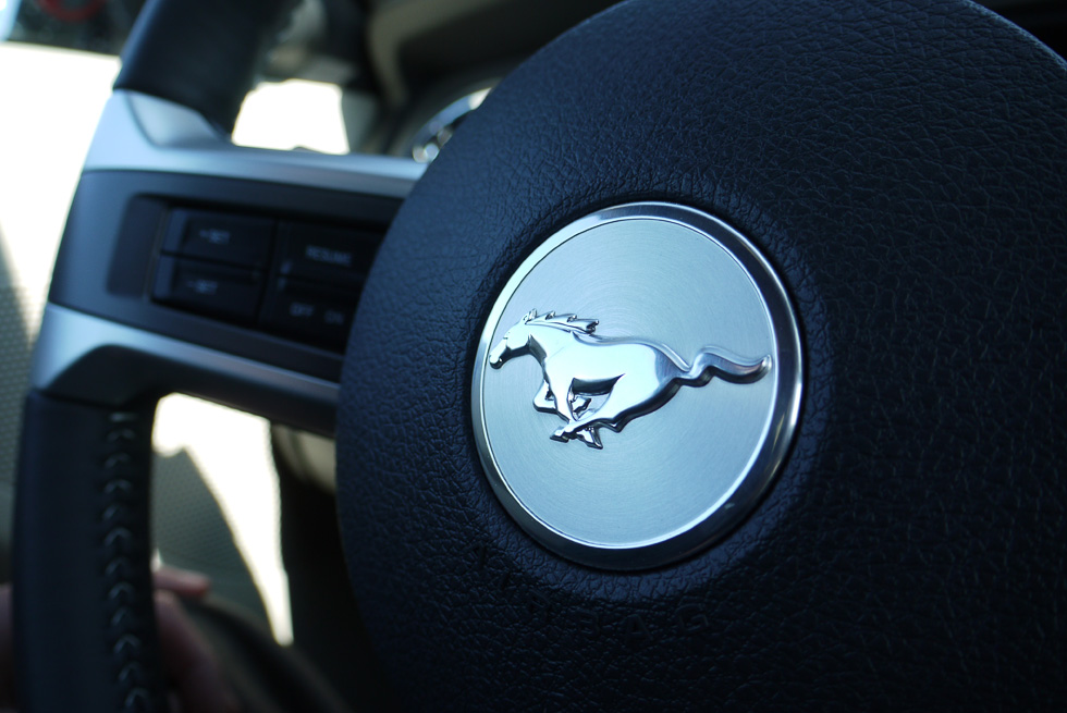 Ford Mustang - руль